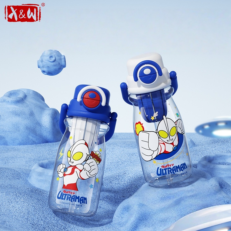 Xin Sports Equipment - X&W ウルトラマン用 700ML スポーツボトル 漏れ防止ウォーターカップ 茶こし＆目盛り付き