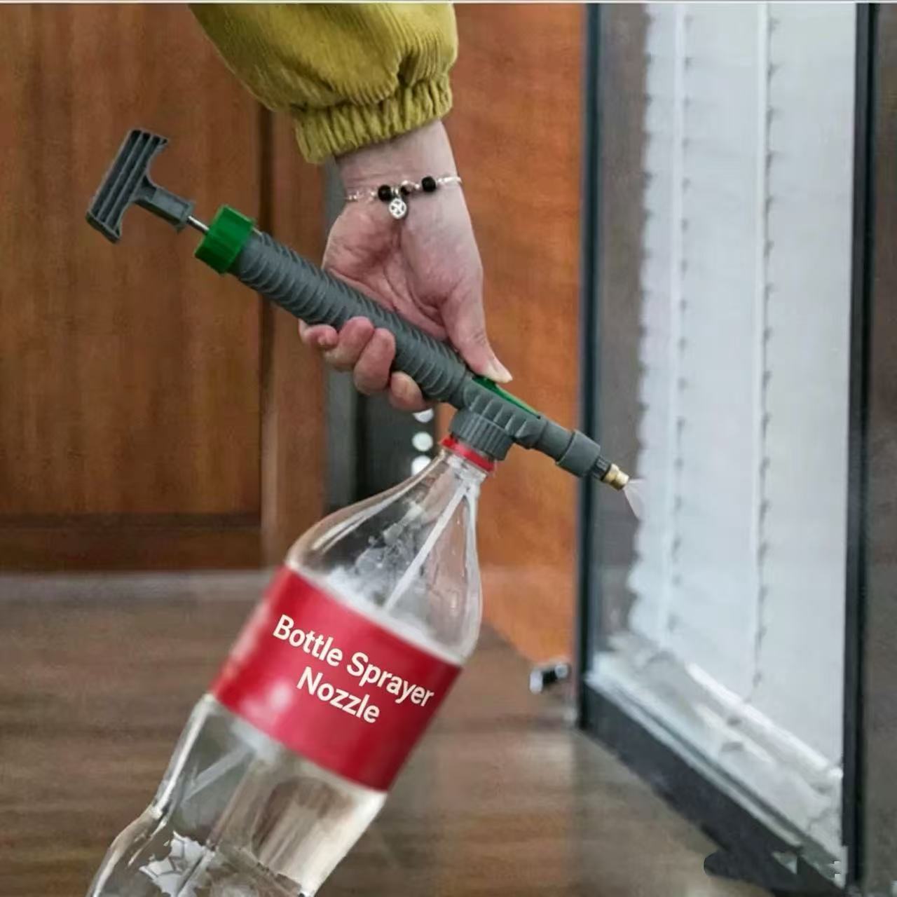 ユニバーサルプルタイプコーラボトルスプレーノズル多機能スプレ - Sports Equipment Disinfectant Spray のレビューと価格