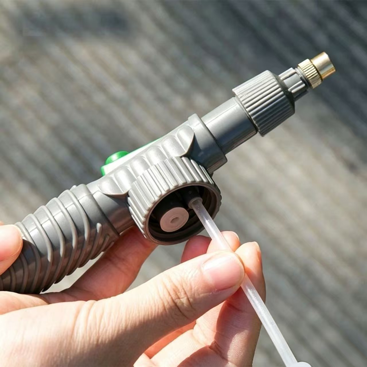 ユニバーサルプルタイプコーラボトルスプレーノズル多機能スプレ - Sports Equipment Disinfectant Spray のレビューと価格