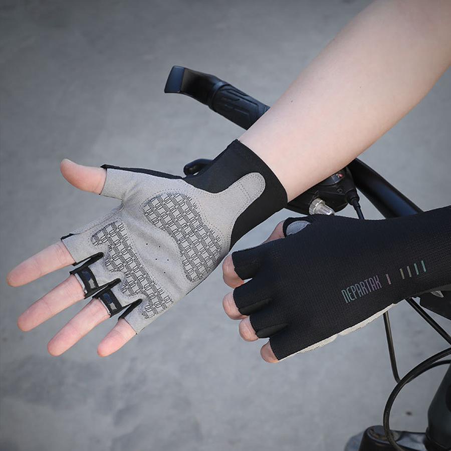 新しいチームサイクリング手袋ハーフフィンガー屋外ロードバイク - Sports Equipment And Names のレビューと価格